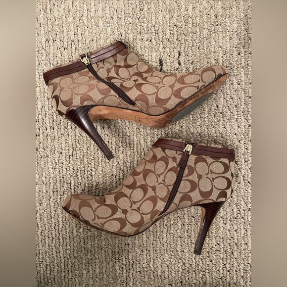 Coach Bennet 11M Heeled Booties Logo - Picture 4 of 6